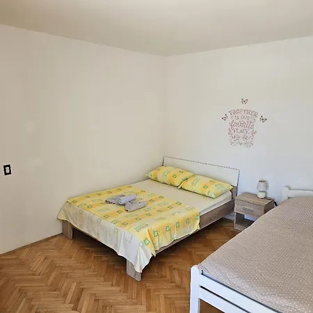 Apartments Kozino شقة