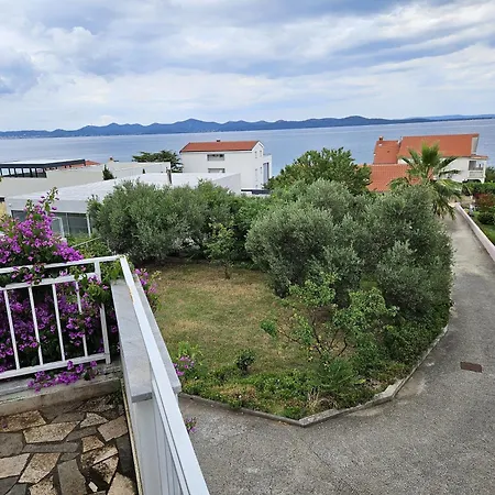 Apartments Kozino شقة